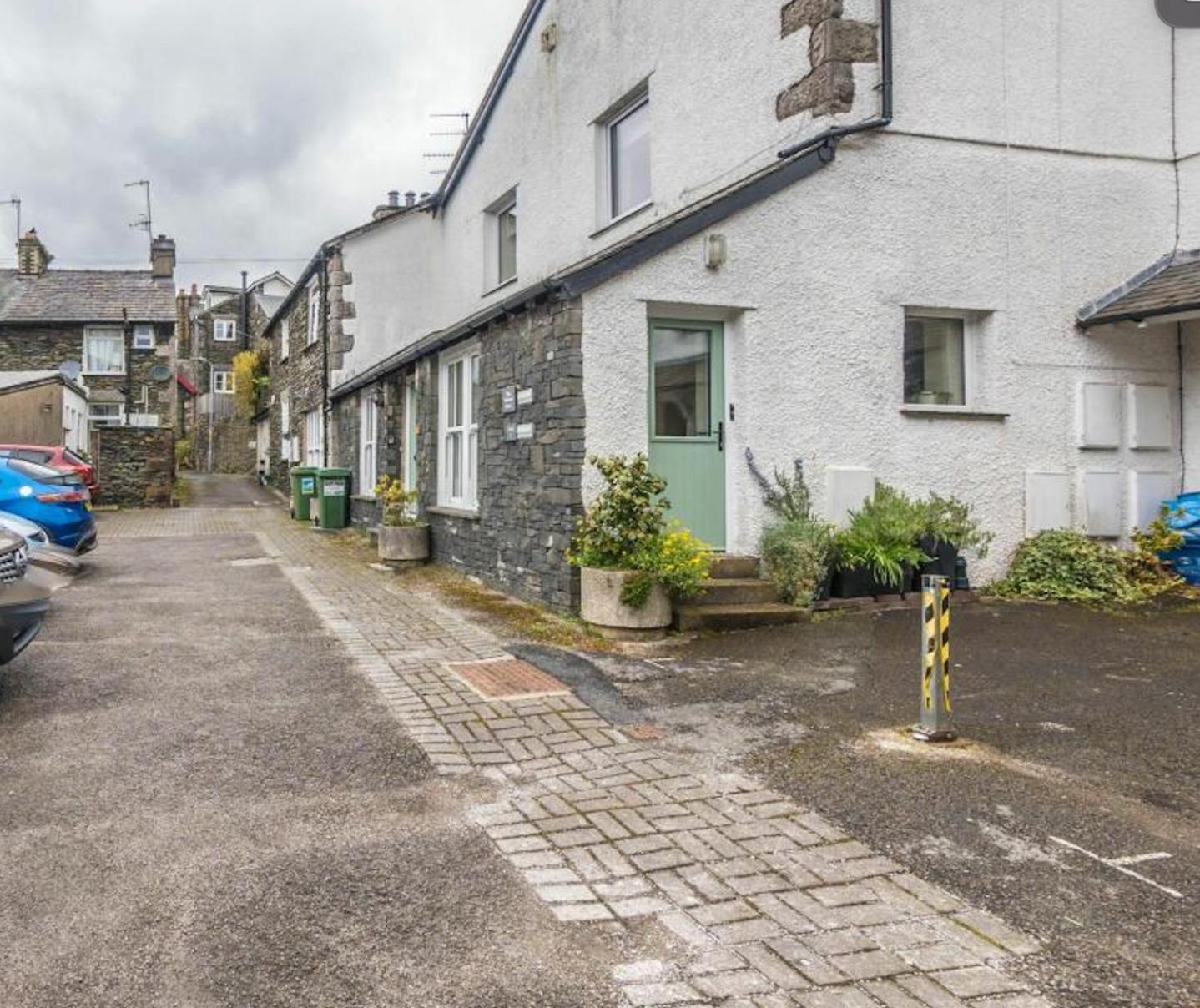 The Retreat, Steps From Amenities Apartment Windermere Bagian luar foto