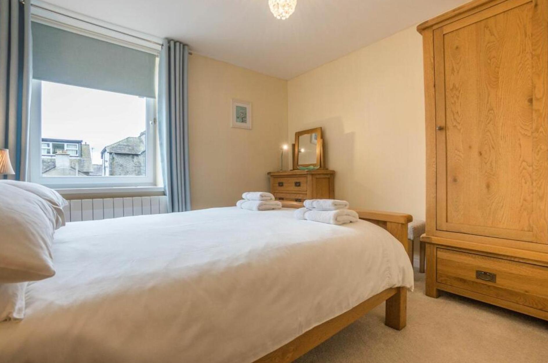The Retreat, Steps From Amenities Apartment Windermere Bagian luar foto